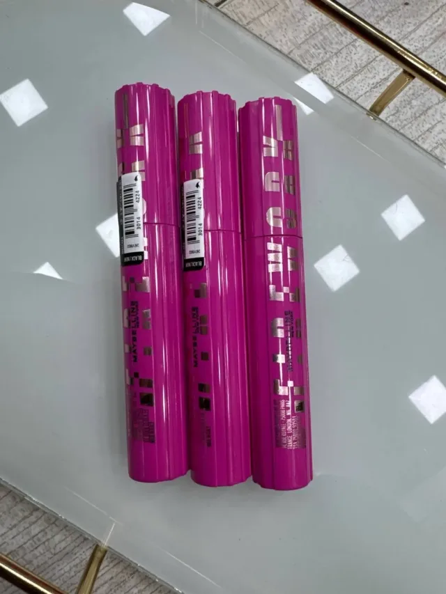 Maybelline Sky High tush